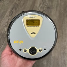 Sony Psyc Walkman CD Player Works great