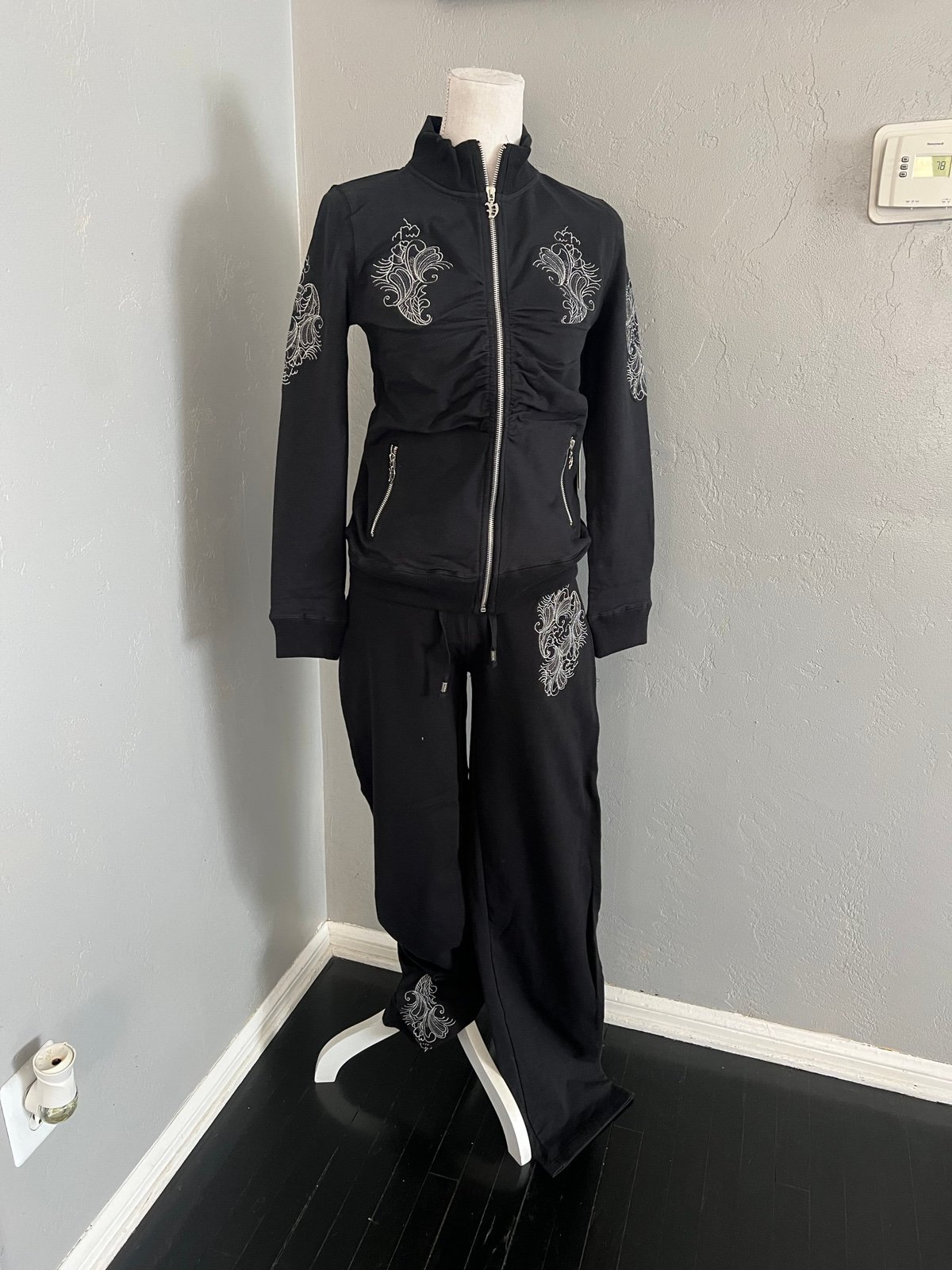 Vertigo Hoodie pant set size M