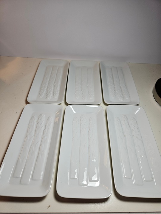 Set of 6 White Asparagus Plates