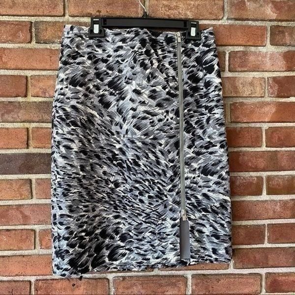 Talbots Black, Gray, White Print Pencil Skirt with Zipper Size 10
