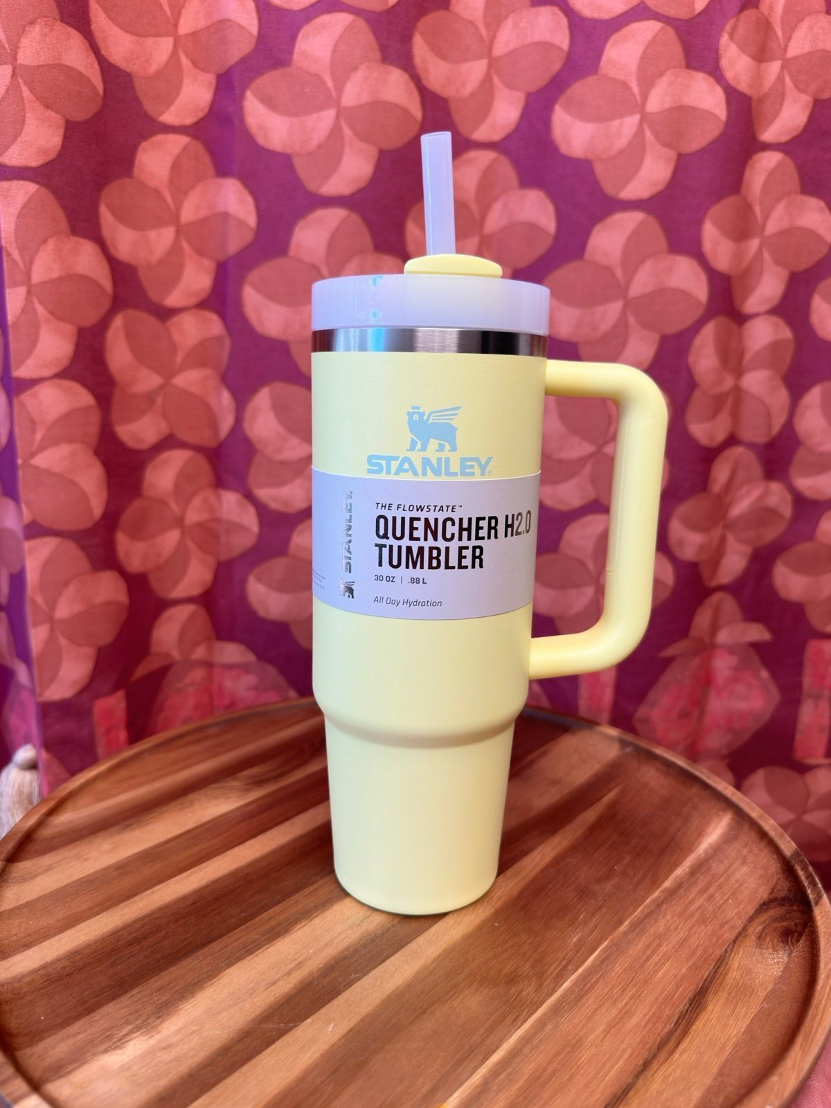 Stanley Quencher 30oz Tumbler in POMELO YELLOW