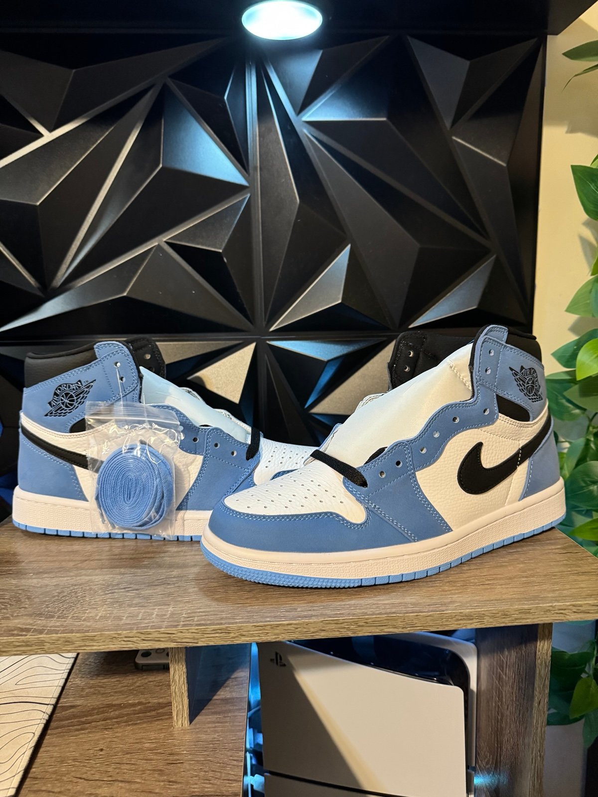 Jordan 1 university blue