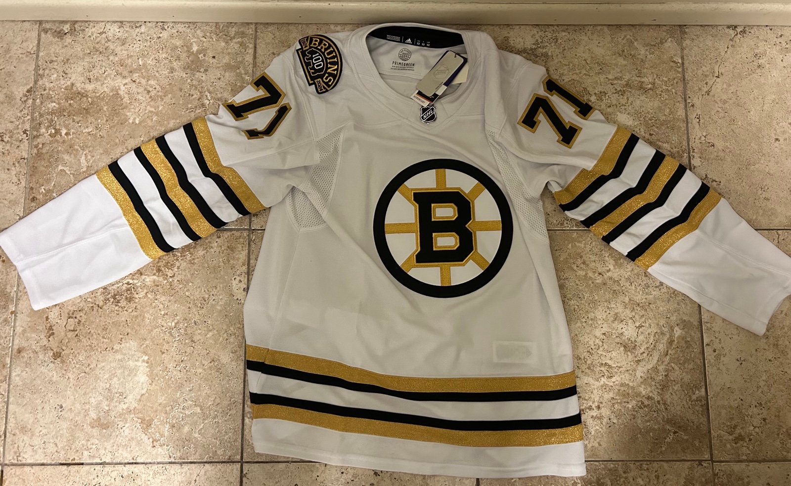 Men Adidas Boston Bruins Hockey Jersey White Gold Taylor Hall 100th IM8286 Sz 52