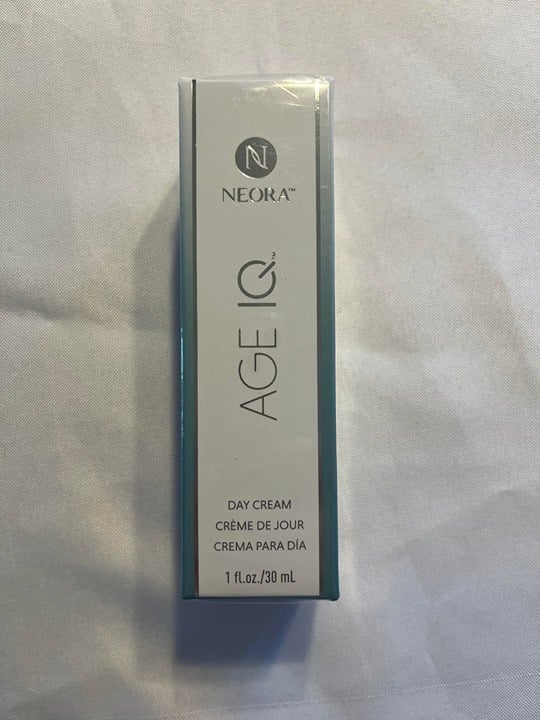 Neora Age IQ Day Cream 1 oz - New in Box Sealed! New Nerium Packaging!