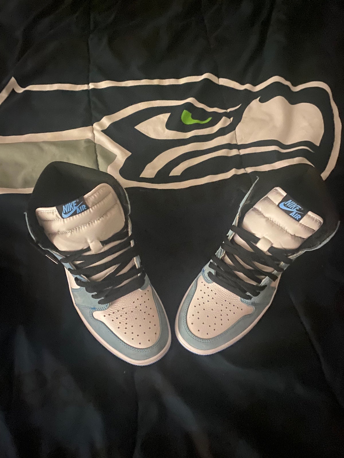 Jordan 1 university blue