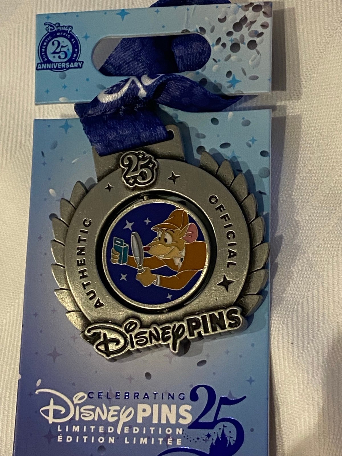 CELEBRATING 25 BASIL GREAT MOUSE DETECTIVE MEDAL SPINNER DISNEY PARKS LE PIN