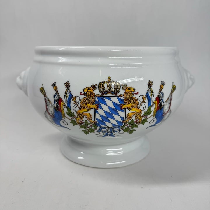 NEW Bavarian Coat of Arms Lion’s Head Handled Large Soup Tureen Made in Germany