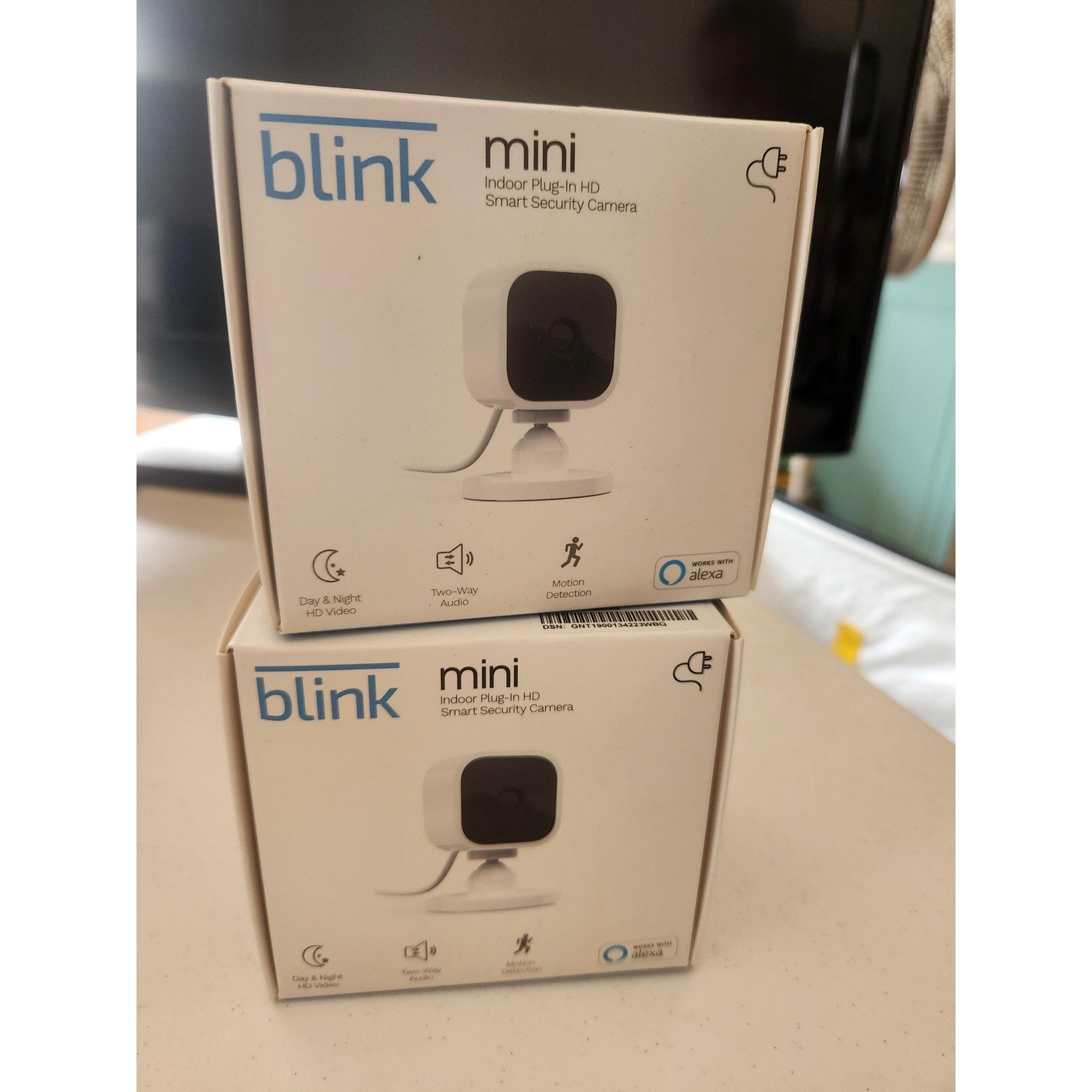 (2)Blink Mini Indoor Smart Security Cameras 1080p Motion Detection Two-Way Audio