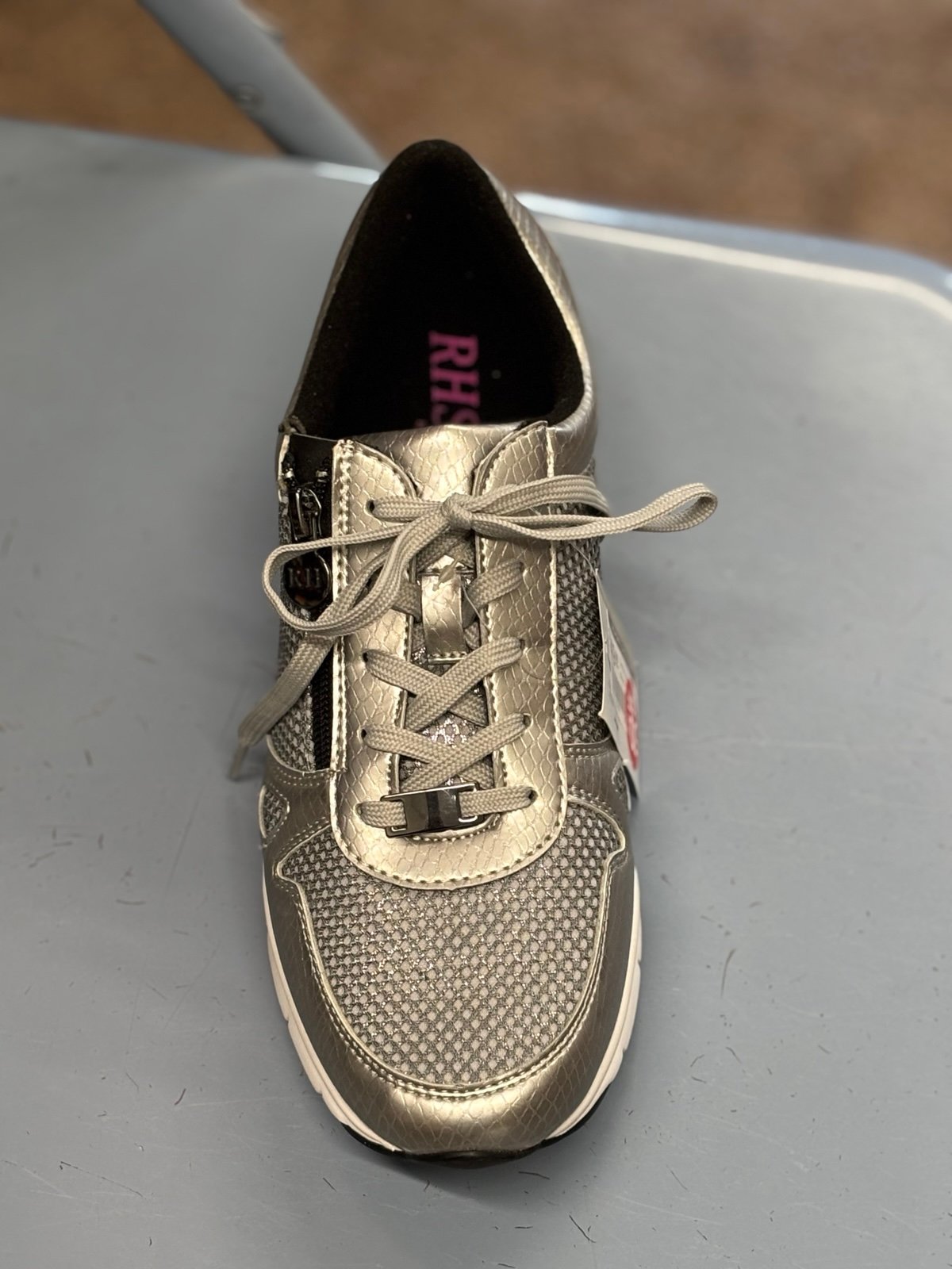 Women’s sneakers