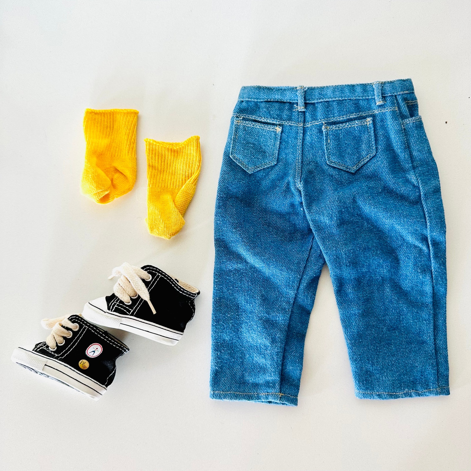 AMERICAN GIRL DOLL Blue Jeans Basic Outfit Lace Up Sneakers Yellow Socks Pants