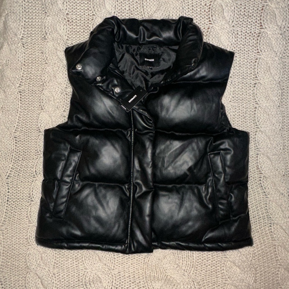 Express cropped puffer black vest