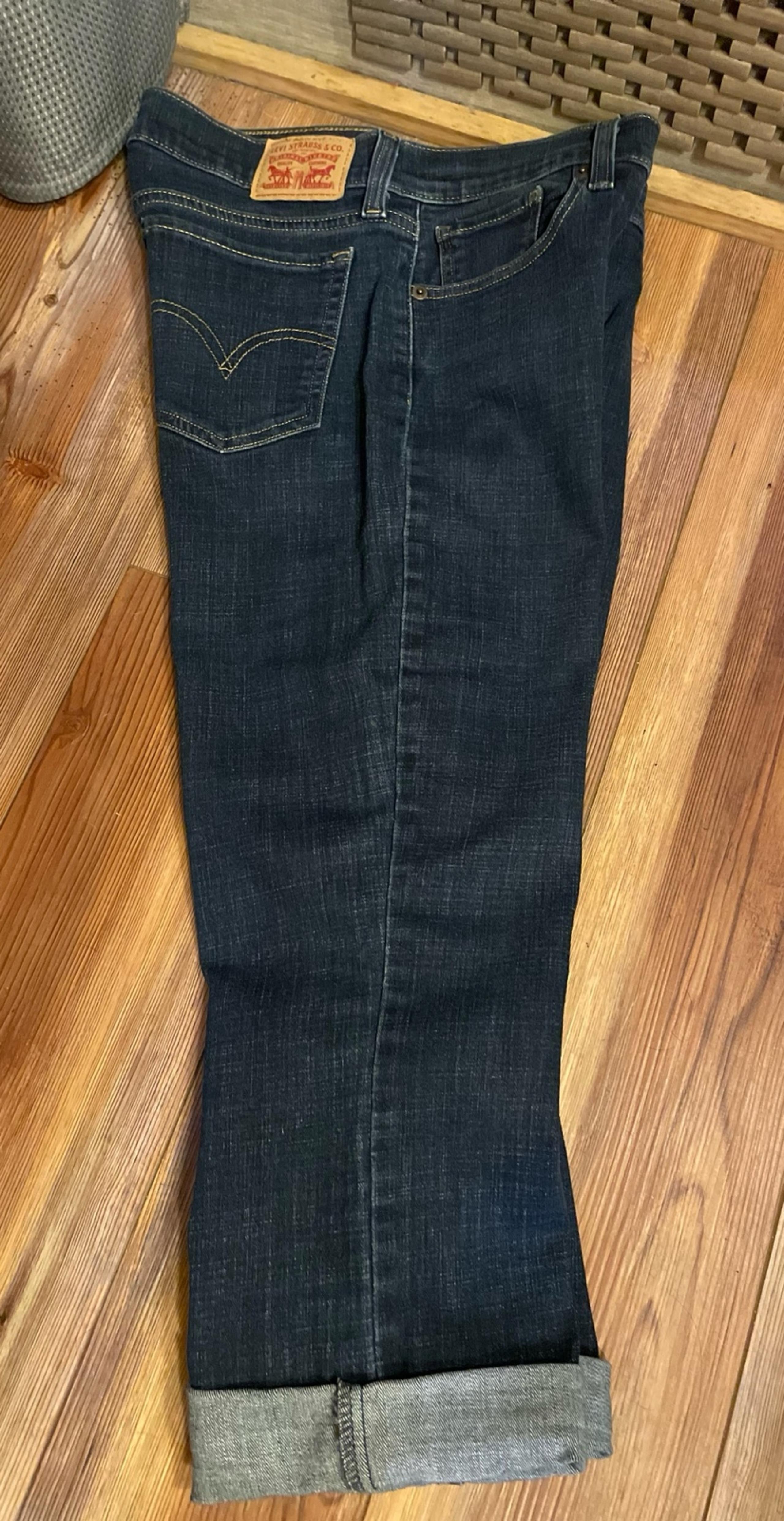 Levi’s Denim Cropped/Capri Jeans, Adjustable Length, Women’s Size 29