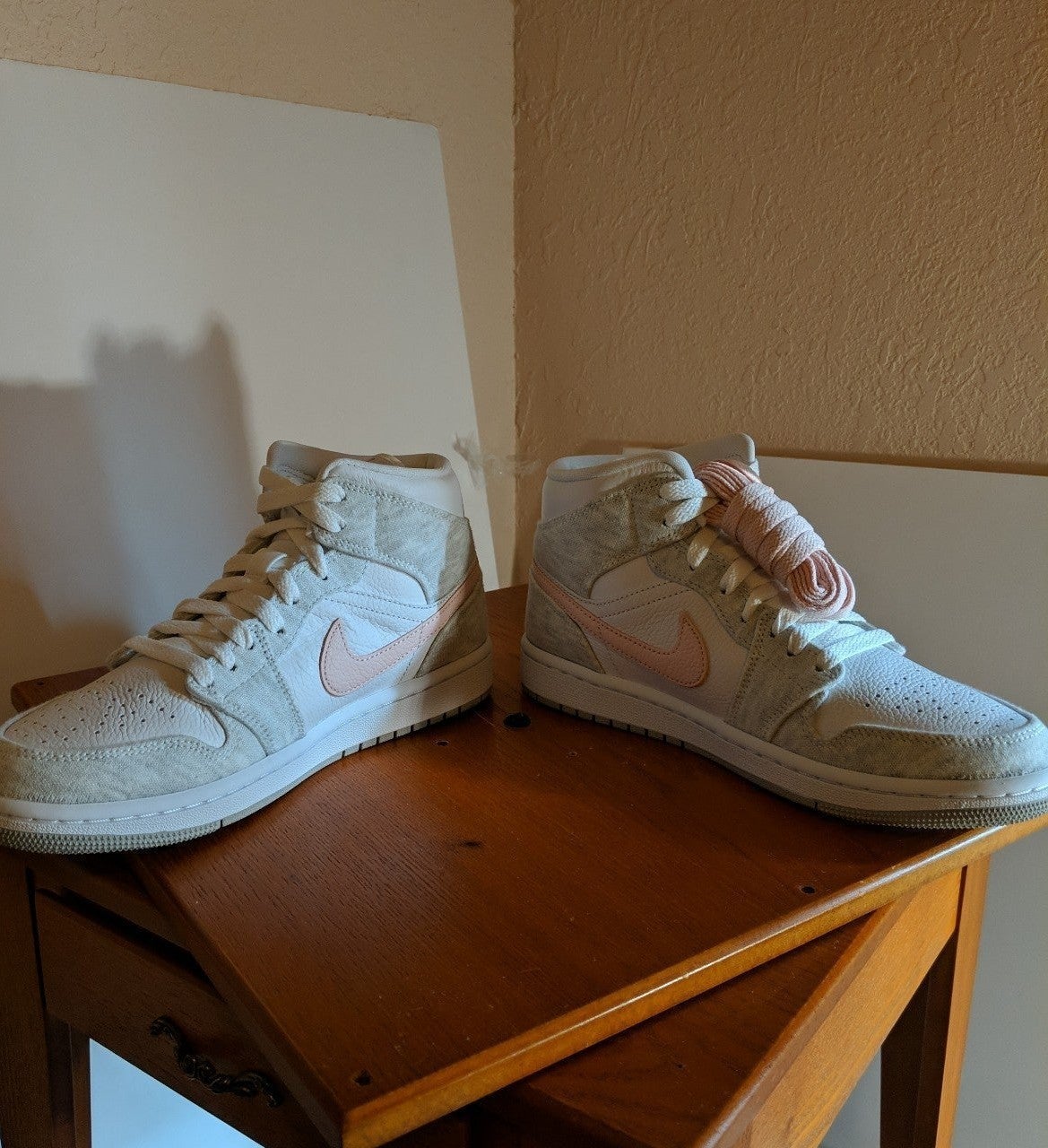 Air Jordan 1 mid Size 8 Lt Iron Ore/Atmosphere white per clv/blanc/Atmophere
