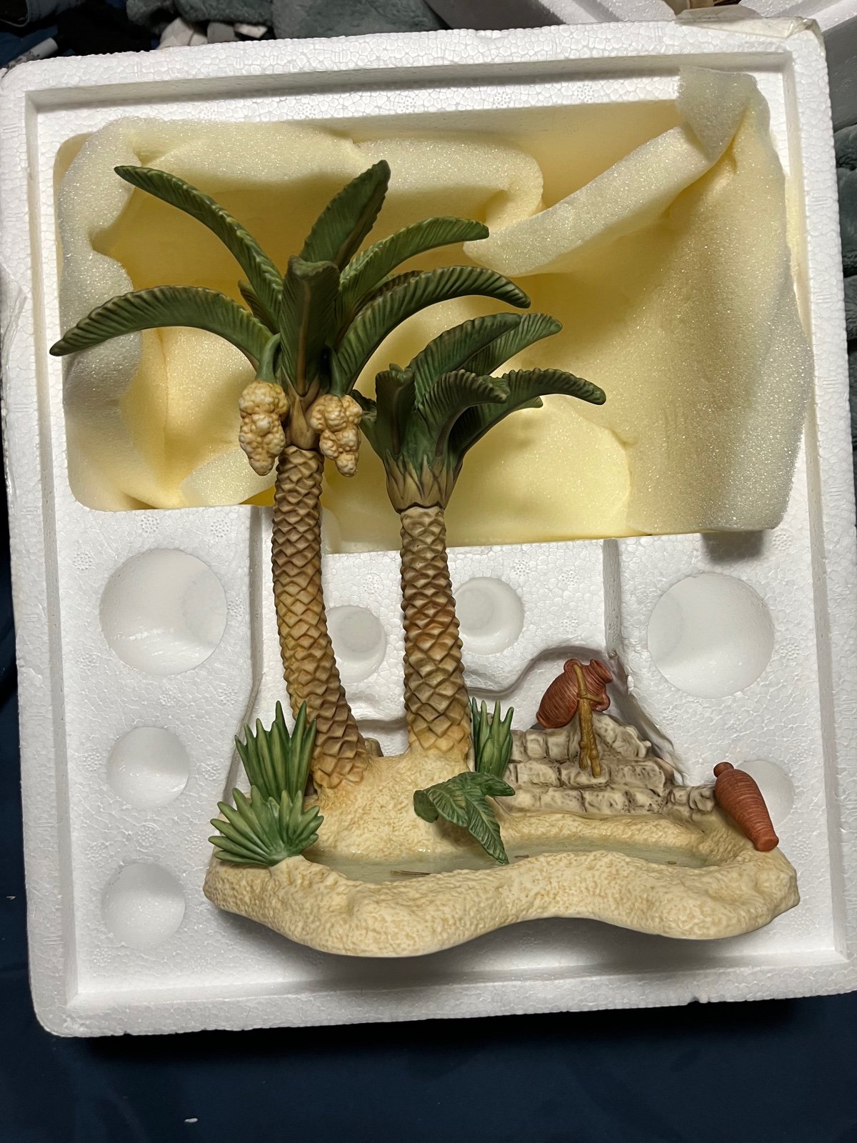 LENOX Little Town Of Bethlehem Oasis with Tree Figurine