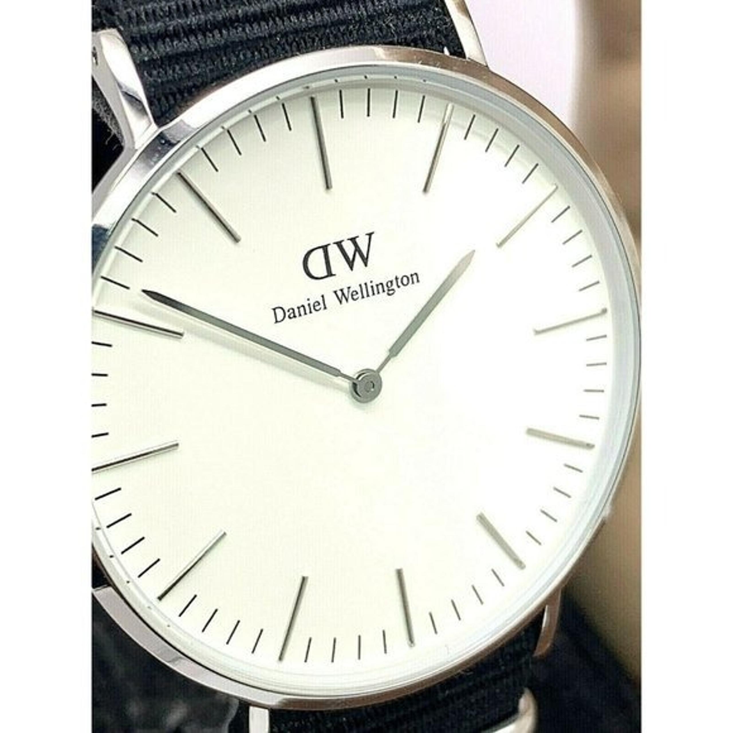 Daniel Wellington Men's Watch DW00100258 Silver Case 40mm Black Dial Nylon Strap