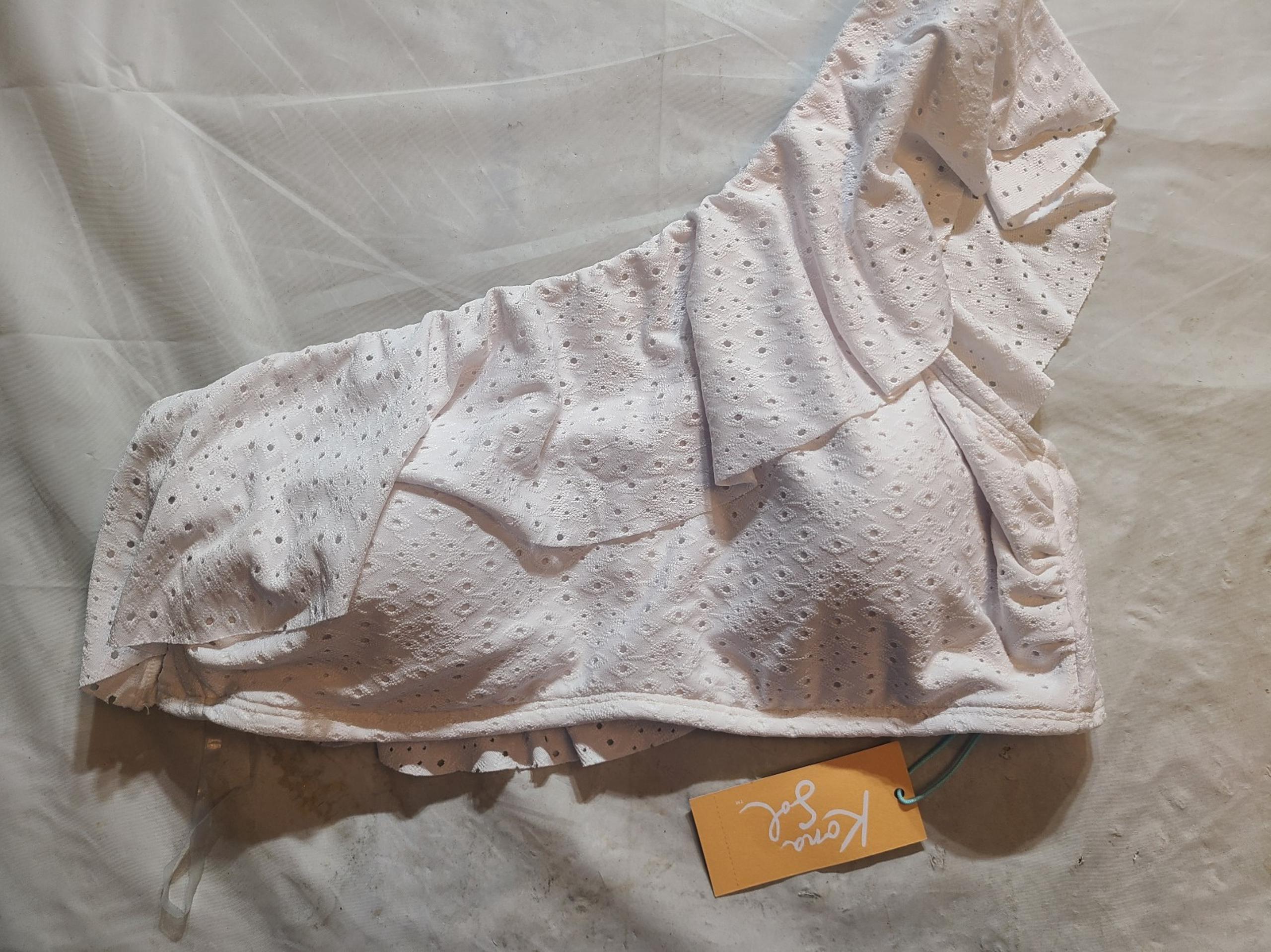 Women's Eyelet Ruffle One Shoulder Bikini Top Kona Sol White Size Large