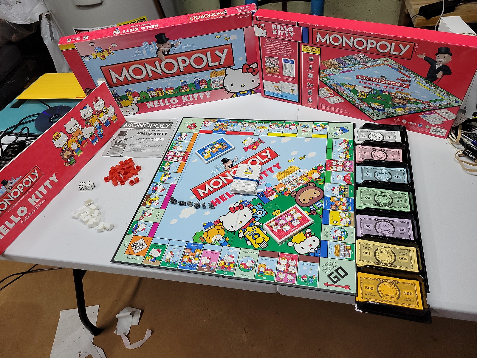 Hello Kitty Monopoly Collectors Edition Board Game 2010 Hasbro Sanrio Complete