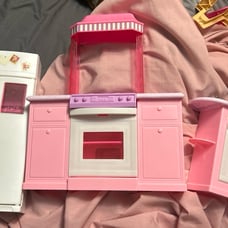 Barbie kitchen set