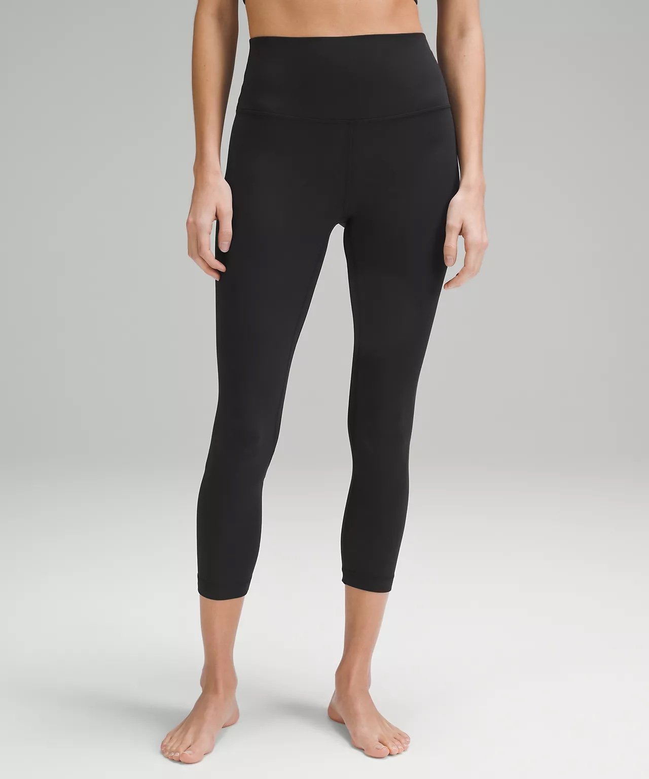Lululemon Size 4 Black Align™ High-Rise Crop 23\