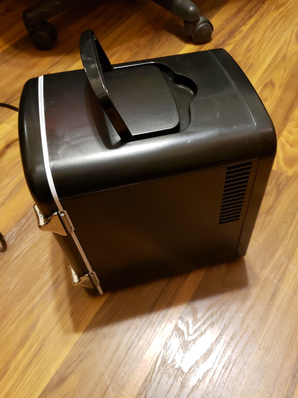 80 watt mini fridge
