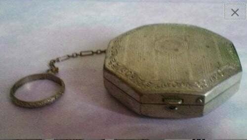Vintage DECO Finger Ring Powder Compact
