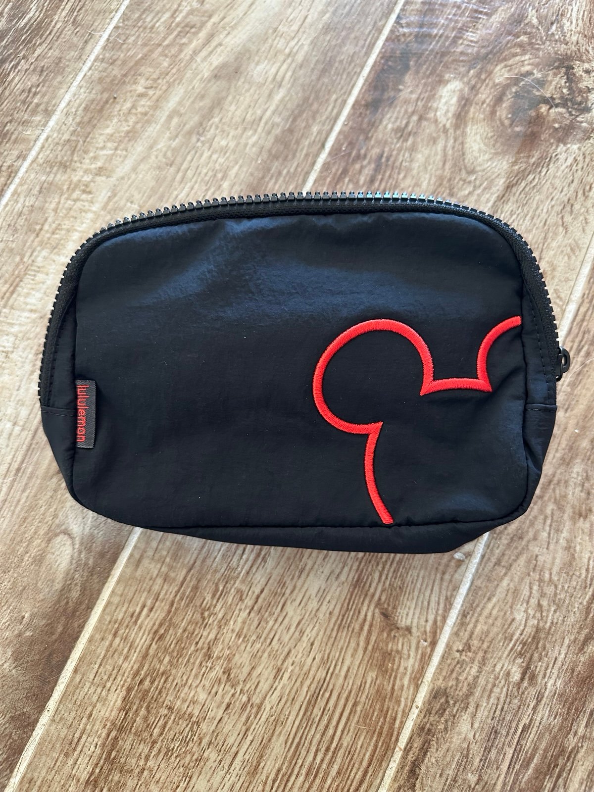 Disney x lululemon Everywhere Belt Bag Mickey Outline Graphic