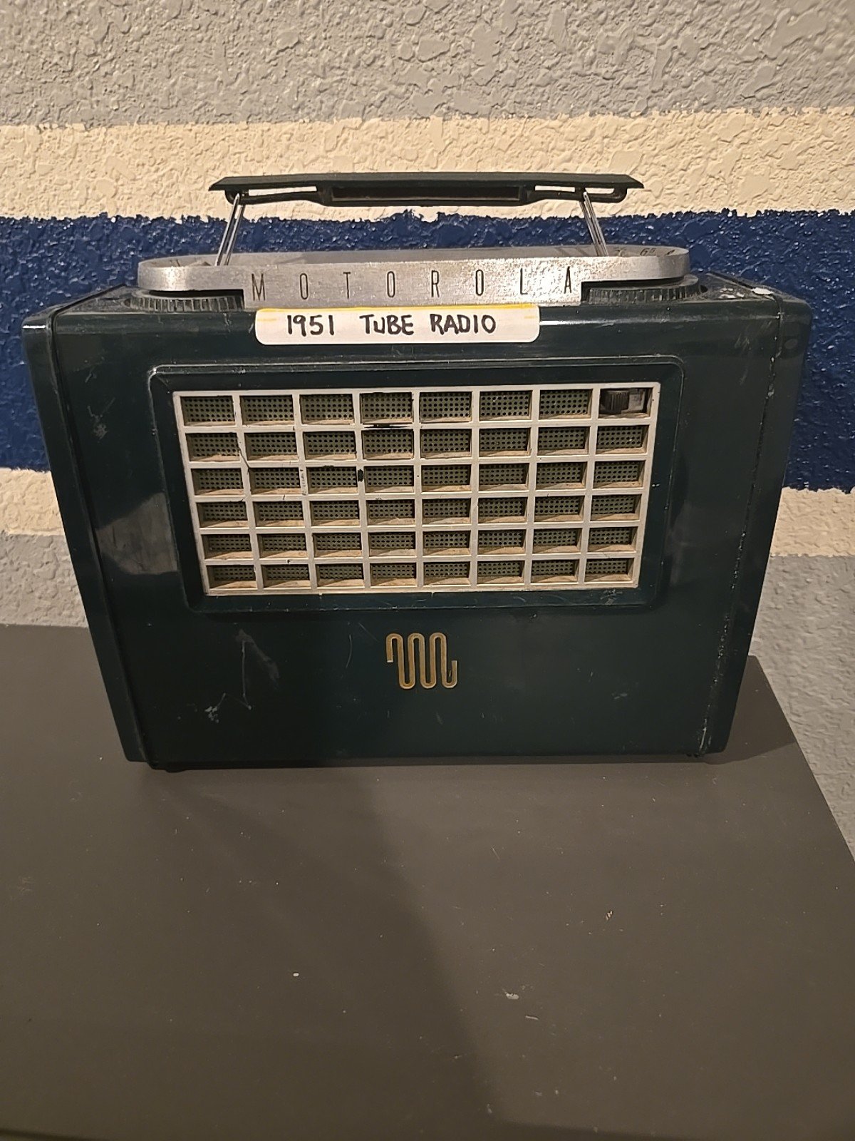 Vintage Radio Motorola Tube 1951 Works!