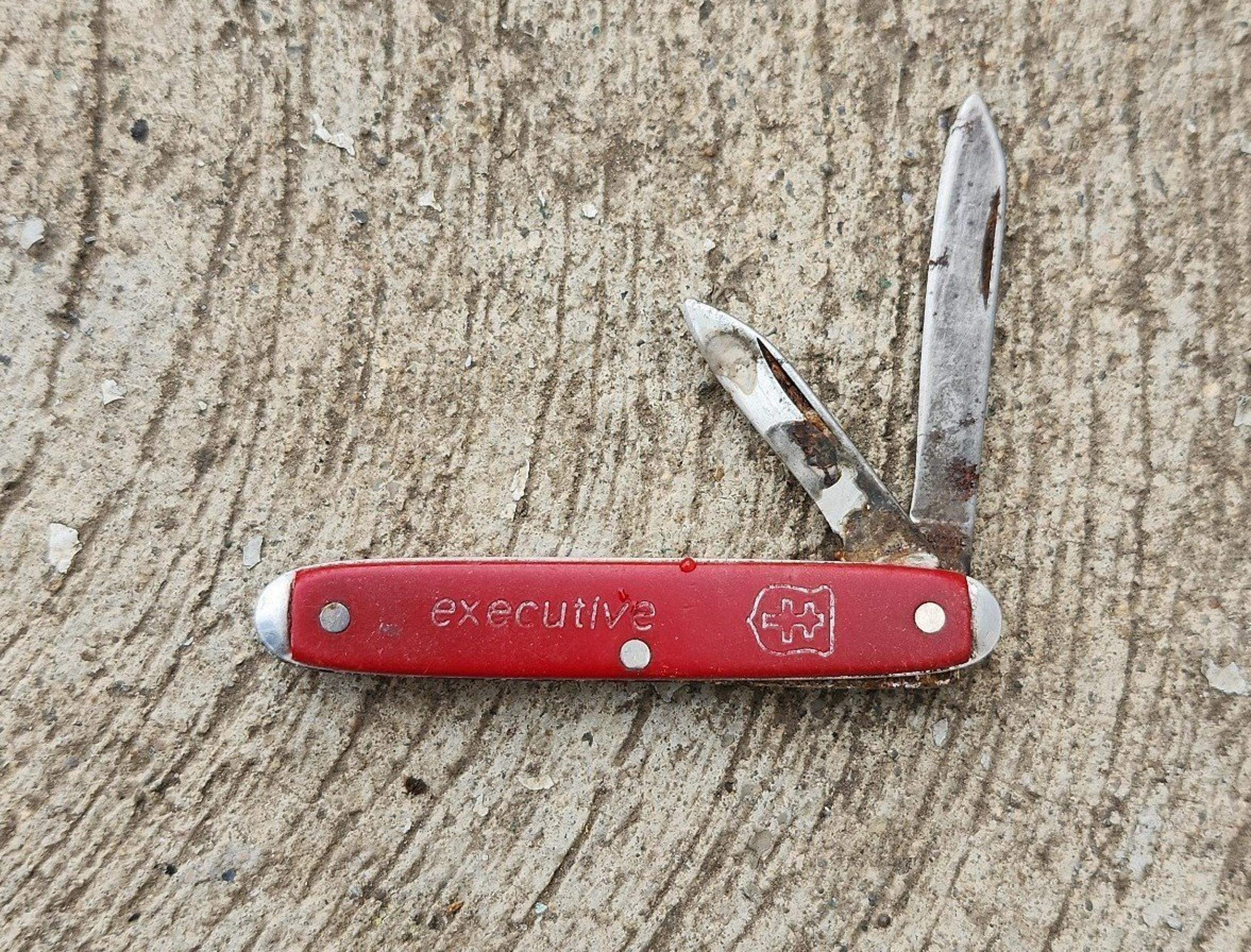 VINTAGE Executive Swiss Army knife Colonial PROV USA