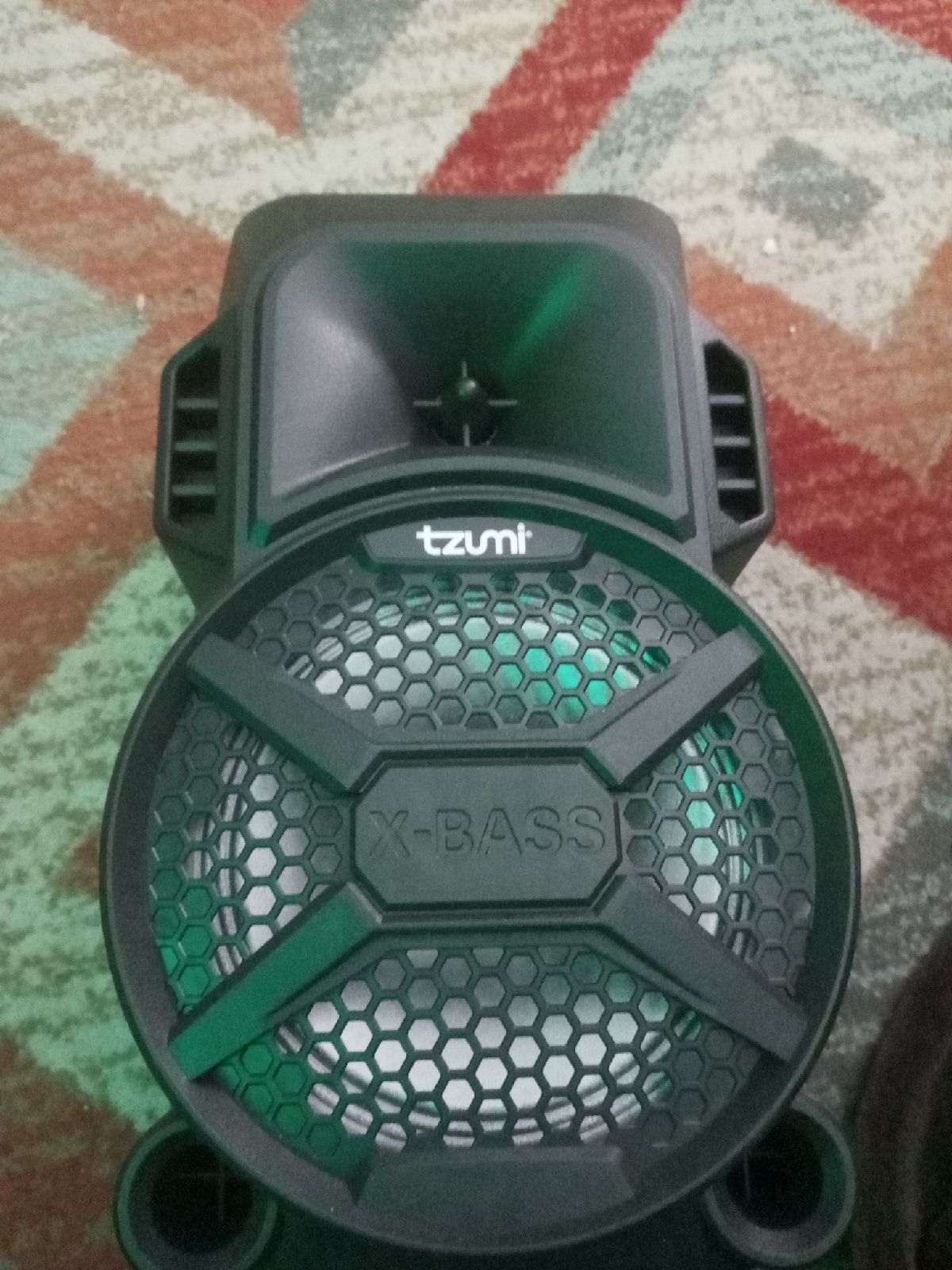 Tzum job site boombox
