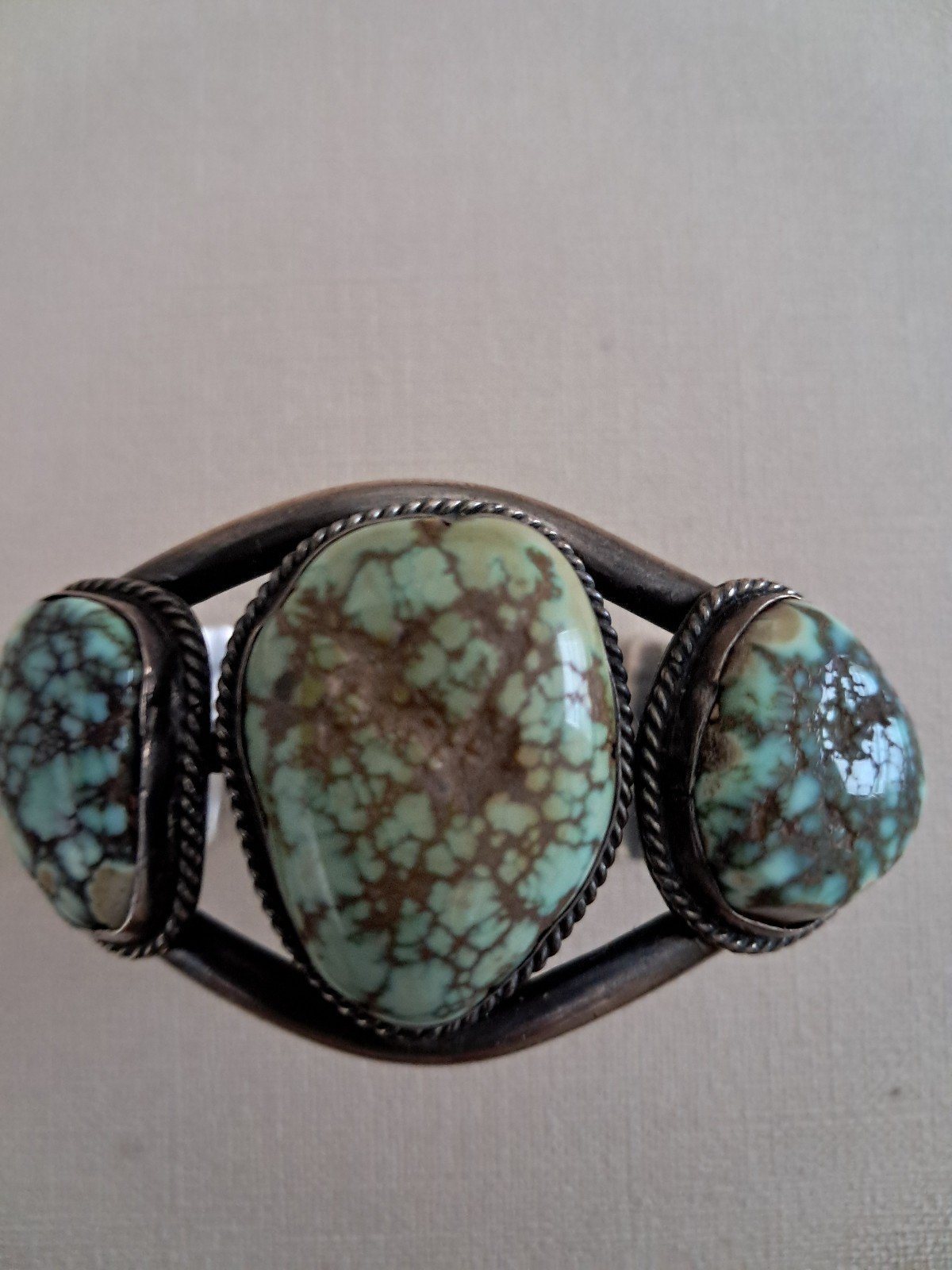 Beautiful turquoise handmade solid silver cuff. ANTIQUE
