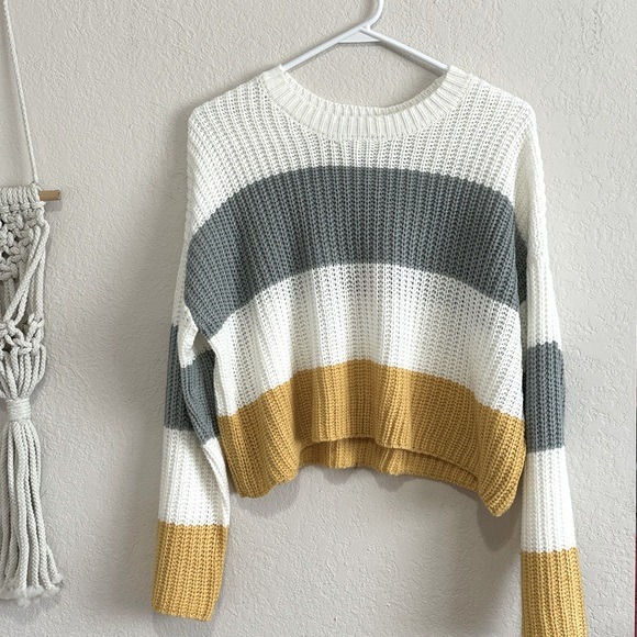 NWT Sincerely Jules Cropped Sweater Size Small