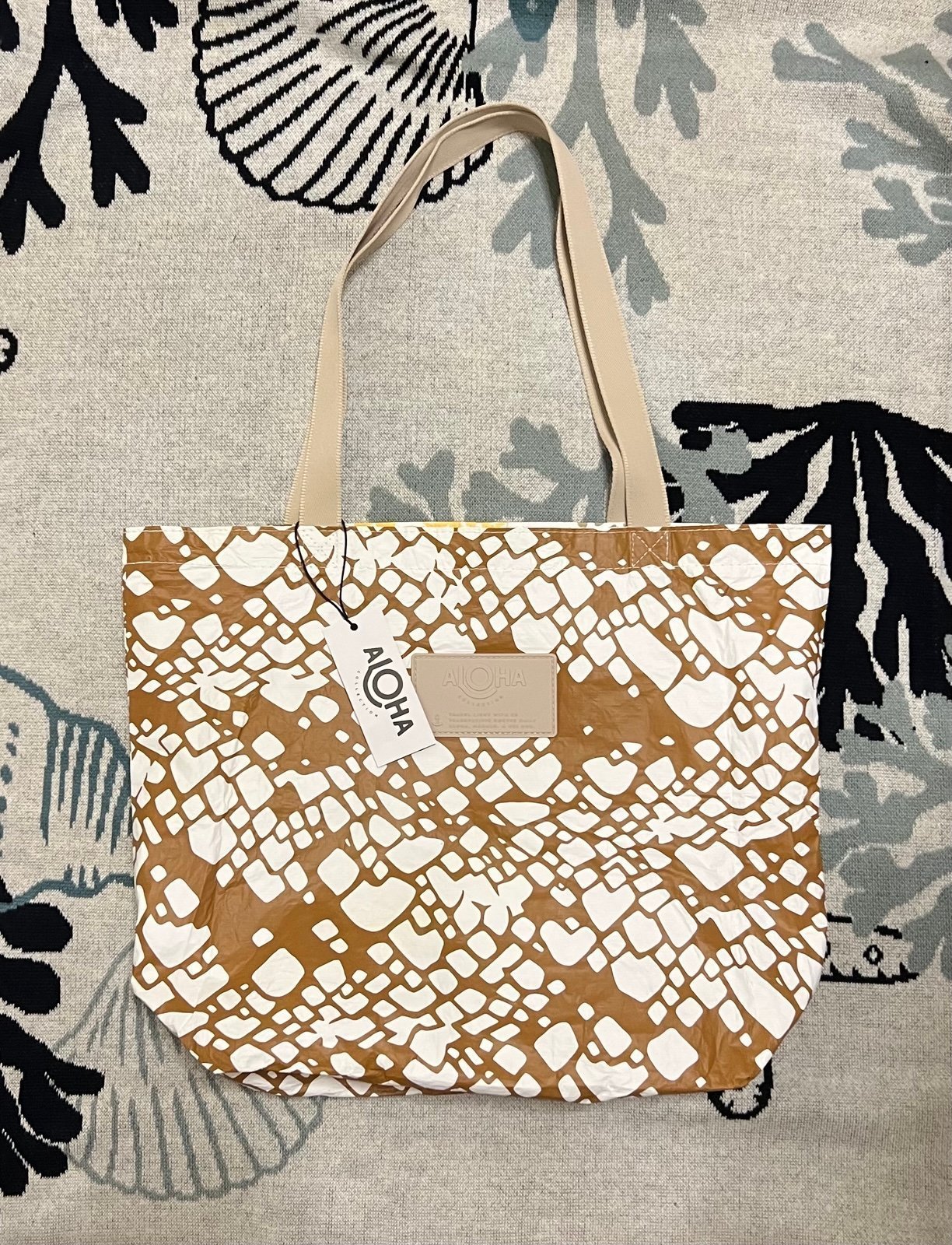 ALOHA Collection Reversible Tote Bags for Women | Mercari