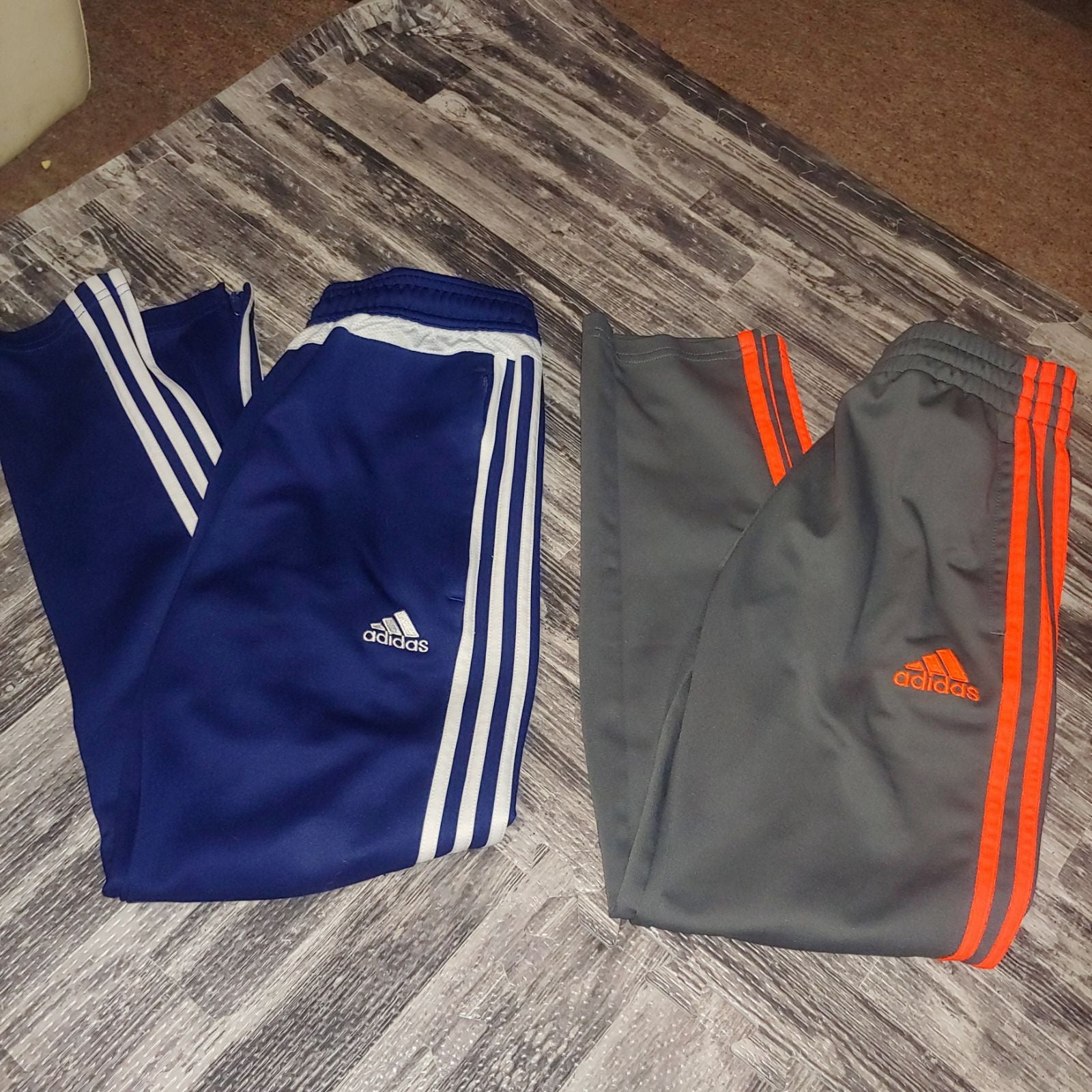 Adidas sweats jogger track pants M 10/12