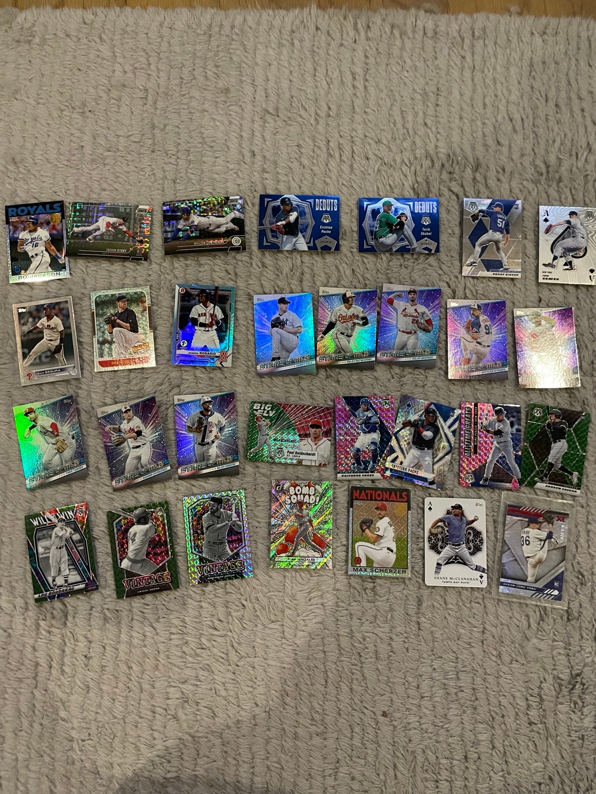 Lot of amazing baseball cards. Stars of mlb, prizm colors, and so much more.