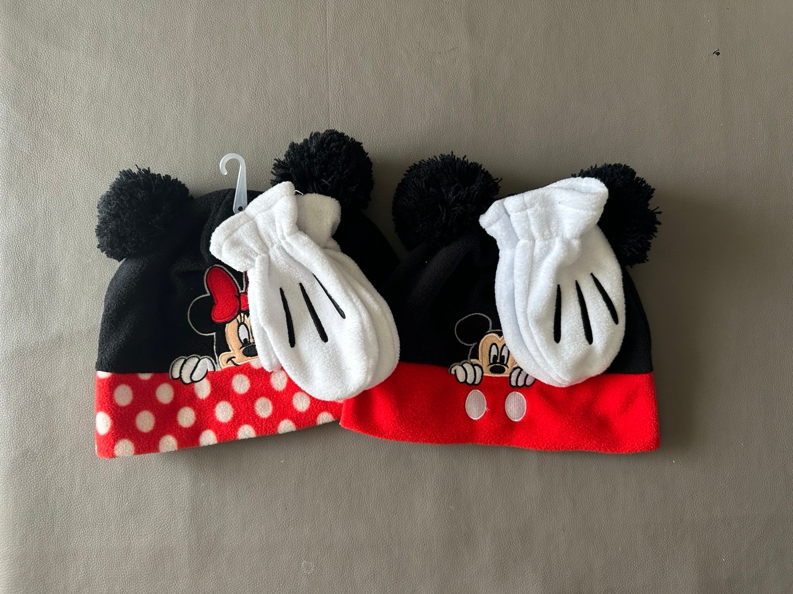 Disney Mickey Minnie Mouse Ears Winter Hat Mittens Toddler NEW