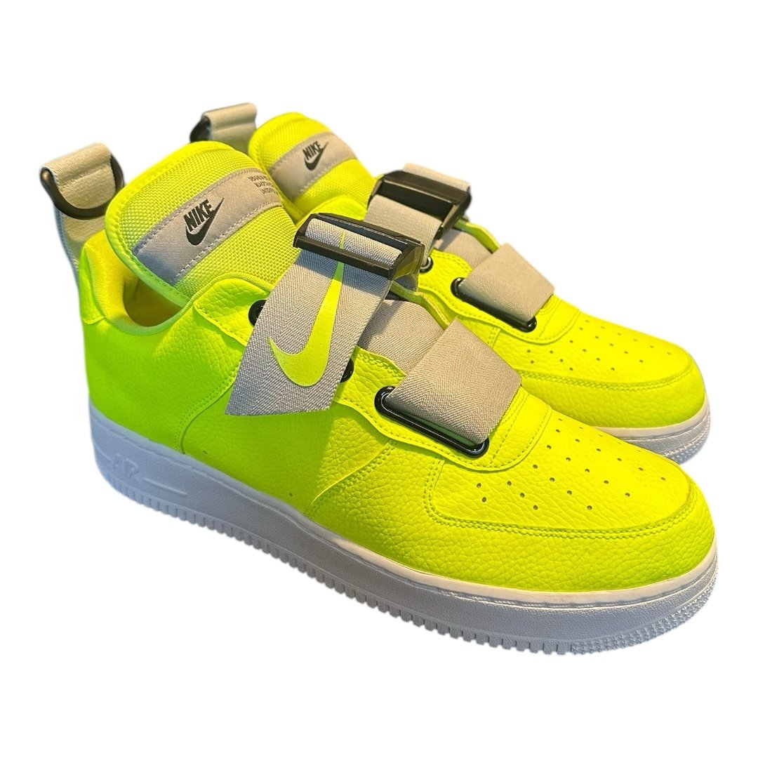 Nike Air Force 1 Utility Volt size 12 new damaged box