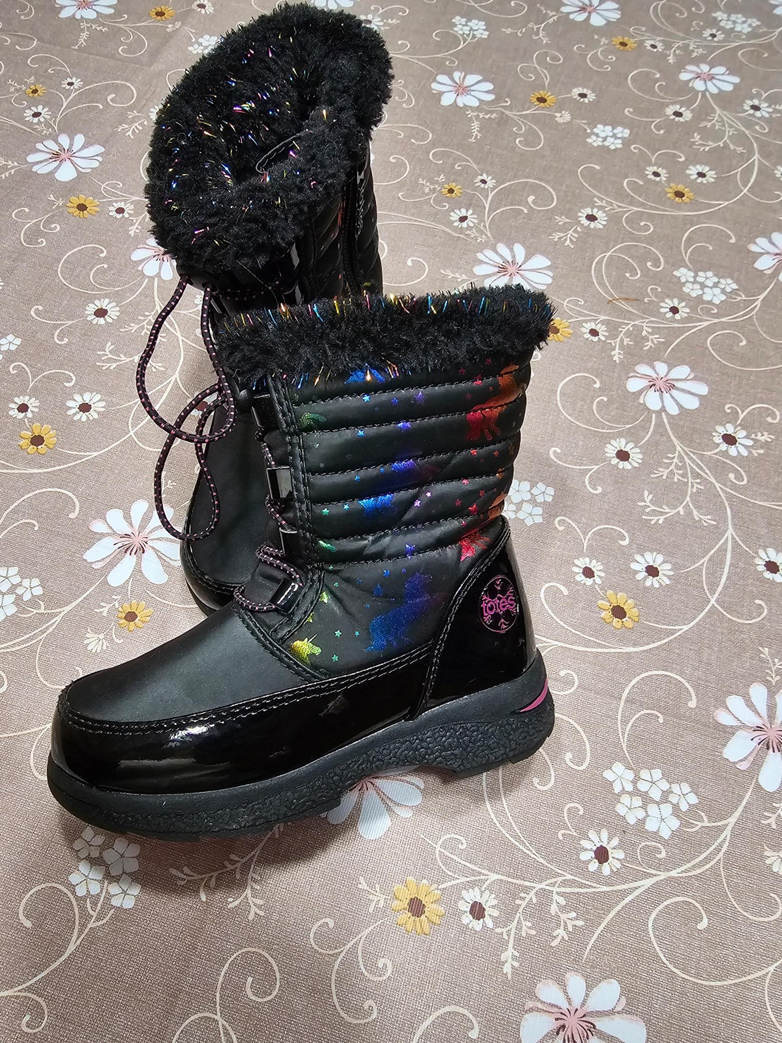 Girls snow boots size 10