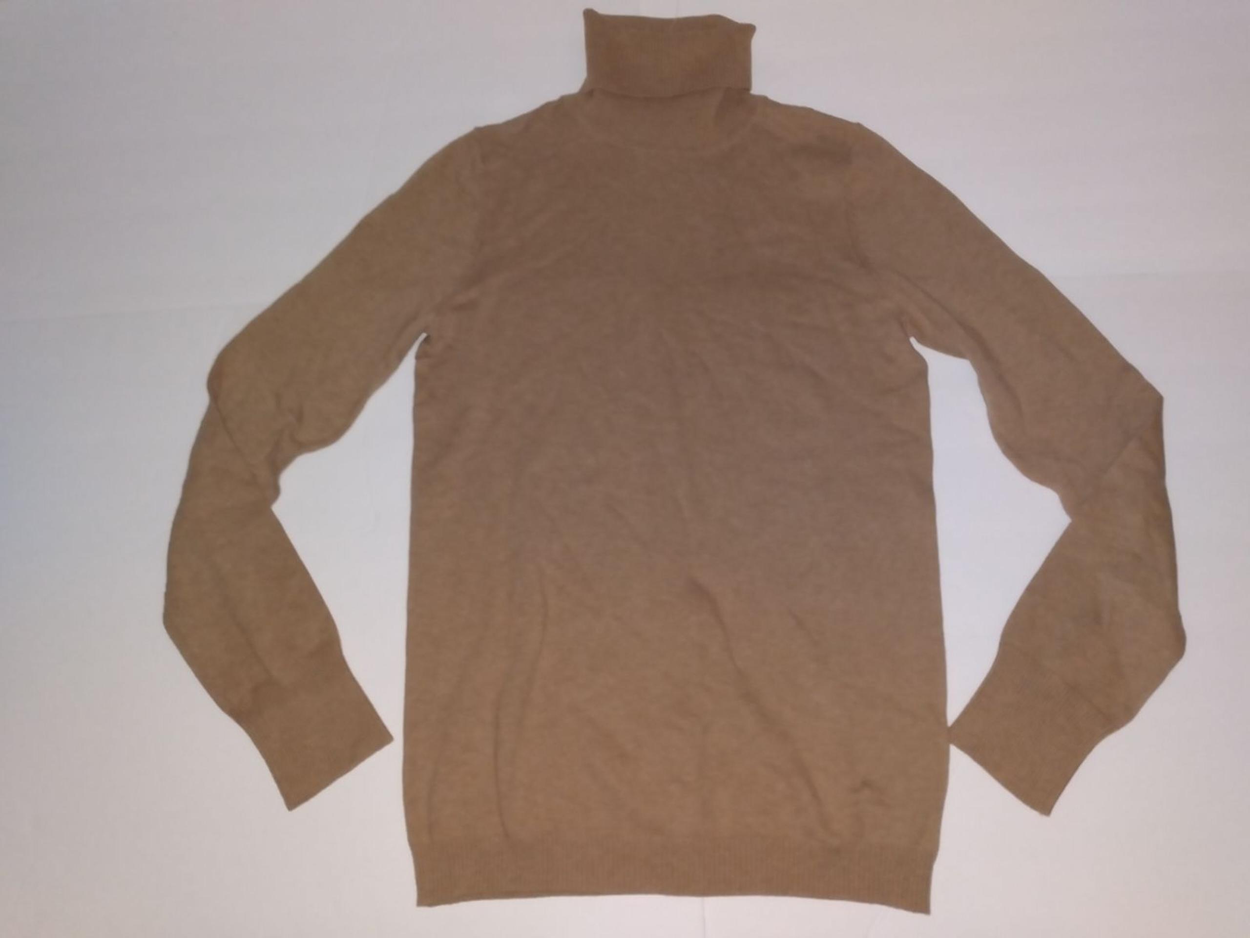 Gap Lightweight Long Sleeve Turtleneck Women's Medium NWT originally $34.50