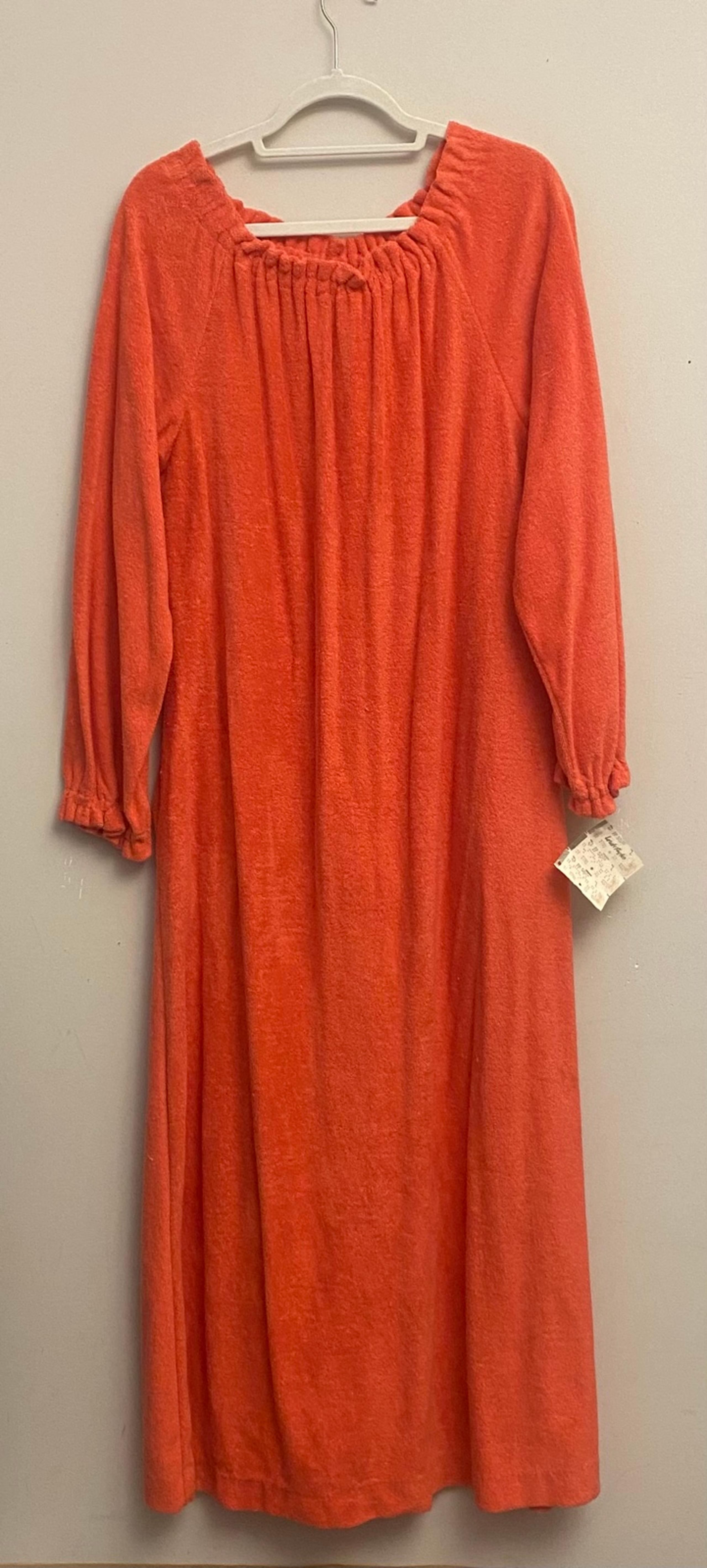 Mid Century Lord & Taylor Women’s Large Terry Cloth Gown Moo Moo with Belt NWT.