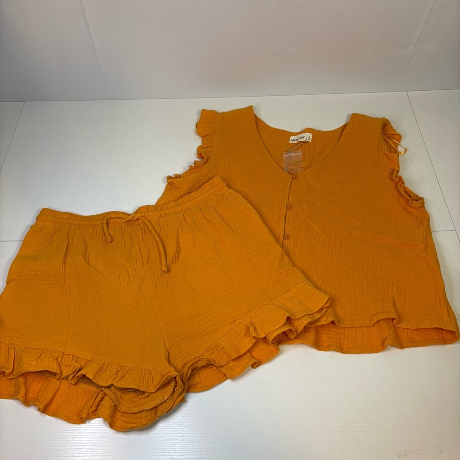 NWT New In Mustard Sleeveless Top and Shorts Set Size Large