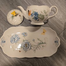Lenox tea cup, desser plate and tea pots - new