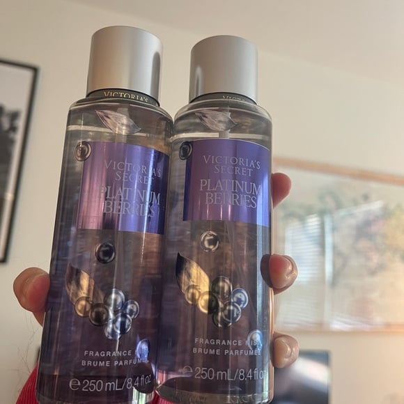 2X Victoria's secret PLATINUM BERRIES 8.4 oz each