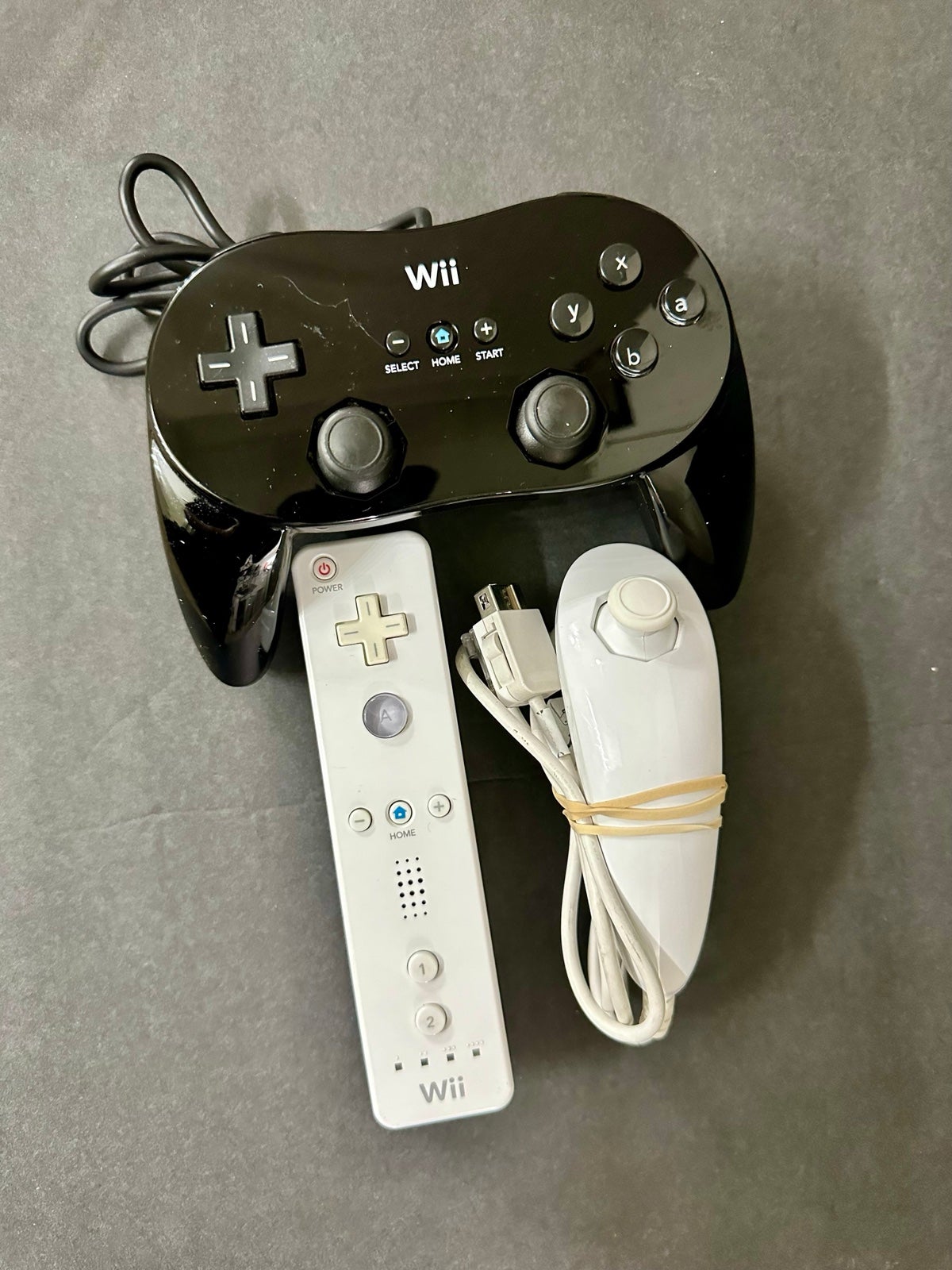 BLACK NINTENDO Wii BUNDLE