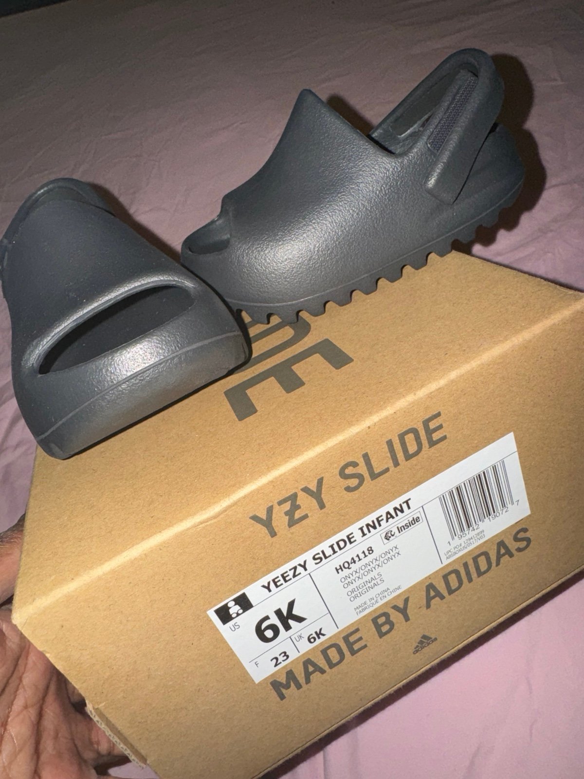 Yeezy slides Inftant