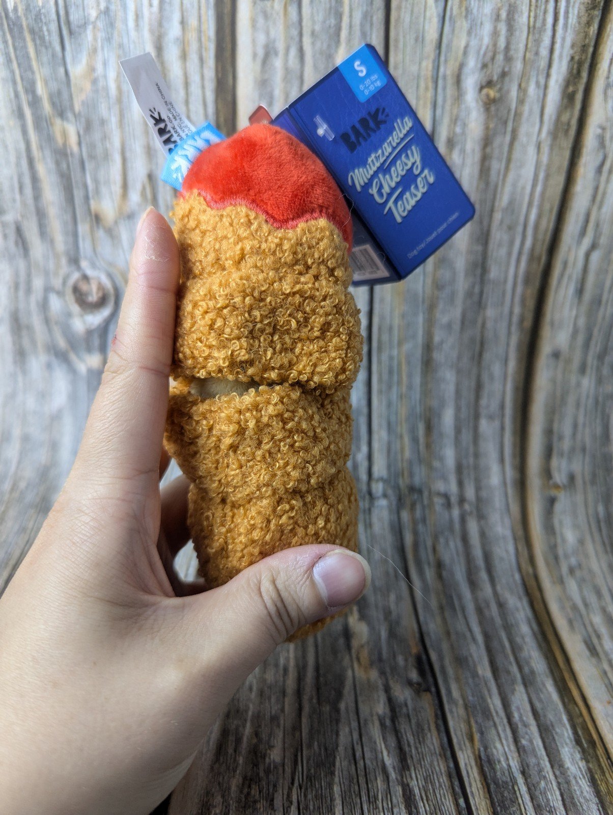 BarkBox muttzarella cheesy teaser, mozzarella stick, appetizer - detail