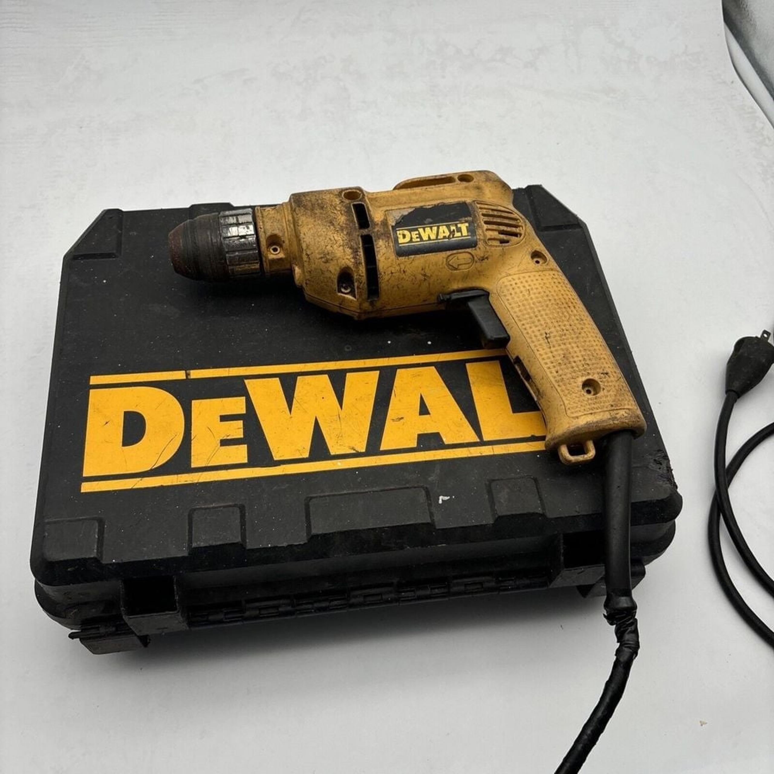 DeWalt DW106 Corded 3/8" Variable Speed Heavy Duty Drill Tested And Working Used