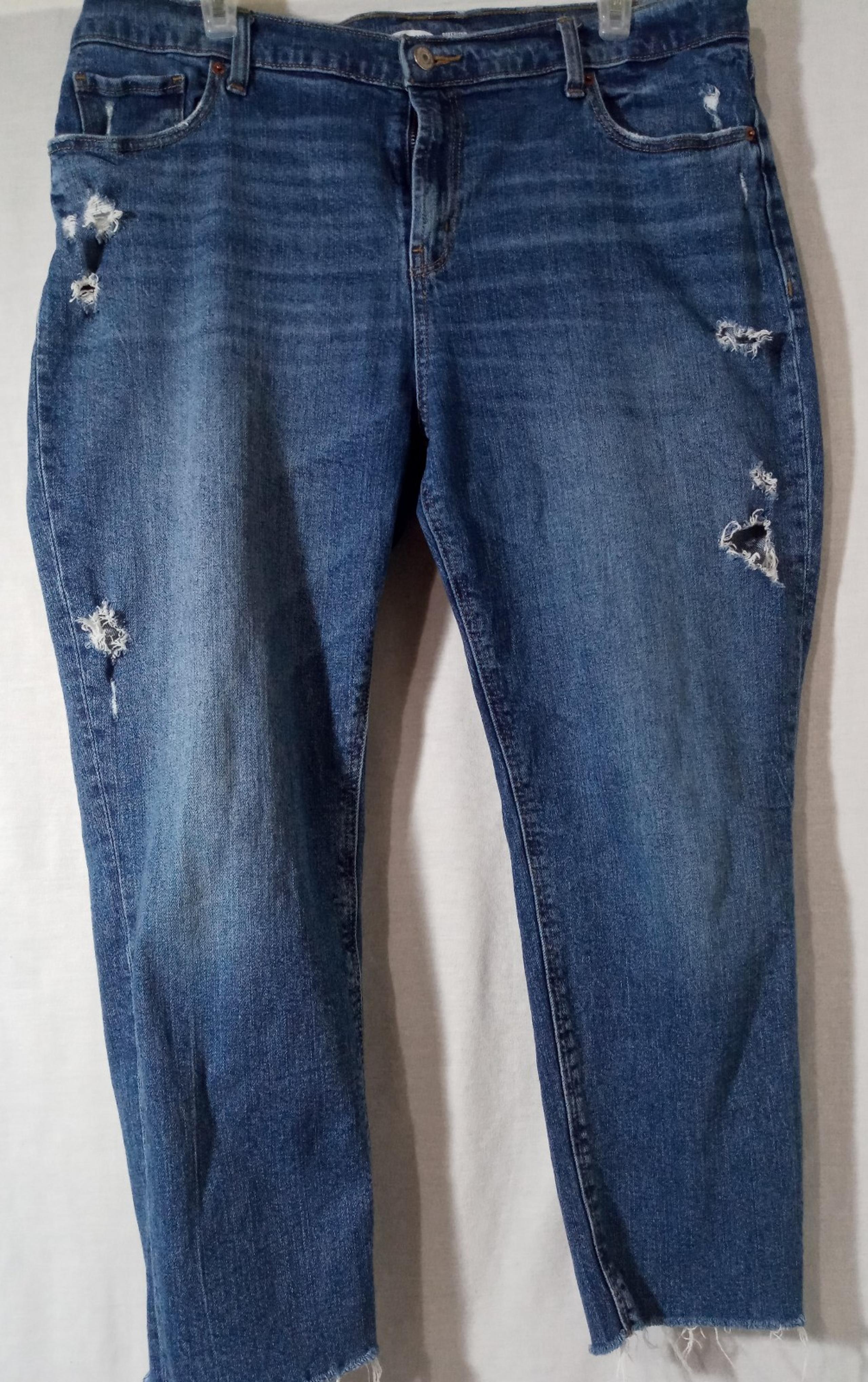 Old Navy Mid-Rise Boyfriend Jeans