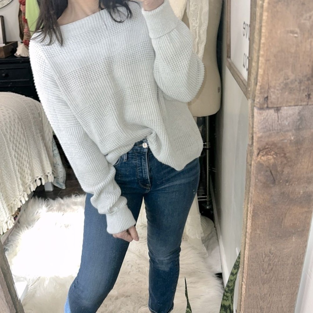 French connection knit sweater size medium cuffed sleeves cotton fabric grey col