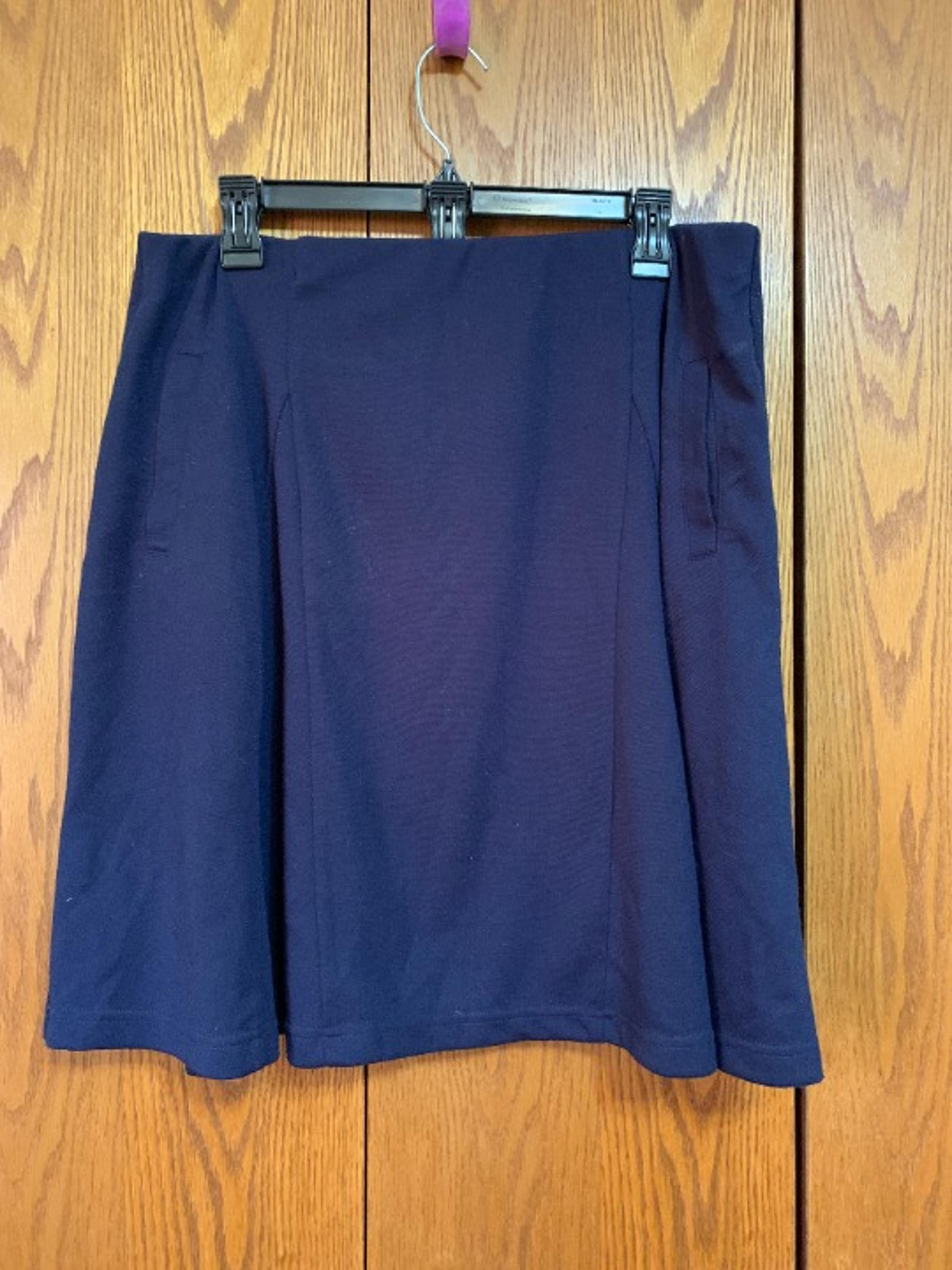 EUC Modcloth Soft Pleated Skirt with Pockets
