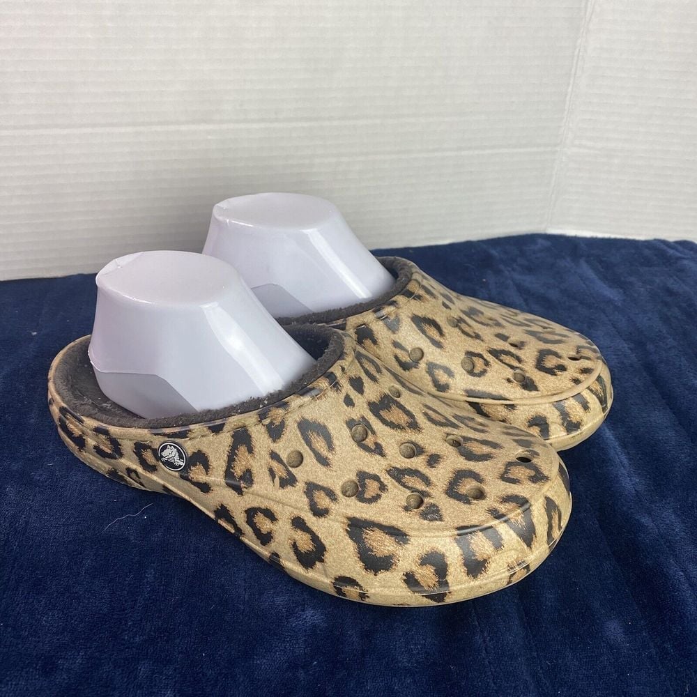 Crocs Freesail Clogs Size 9 Women's Leopard Dual Comfort Fleece Lined